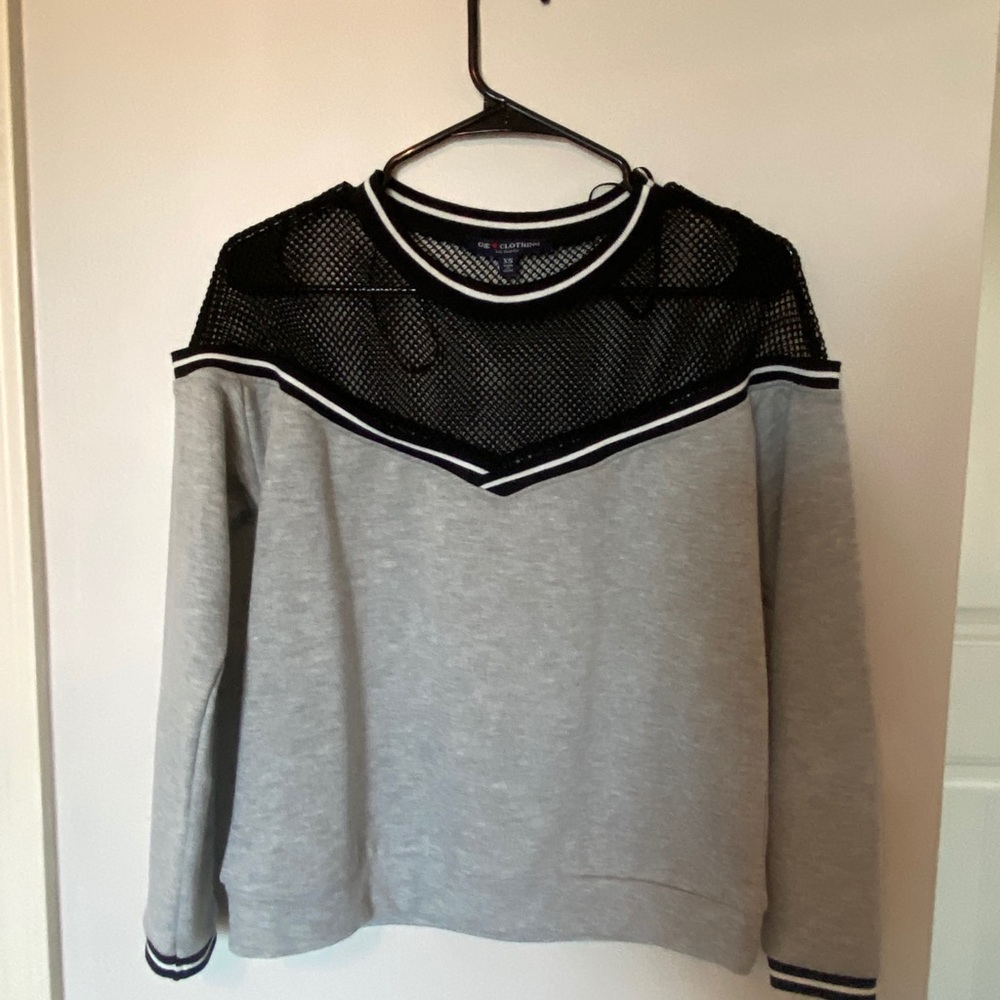grey sweater/sweatshirt